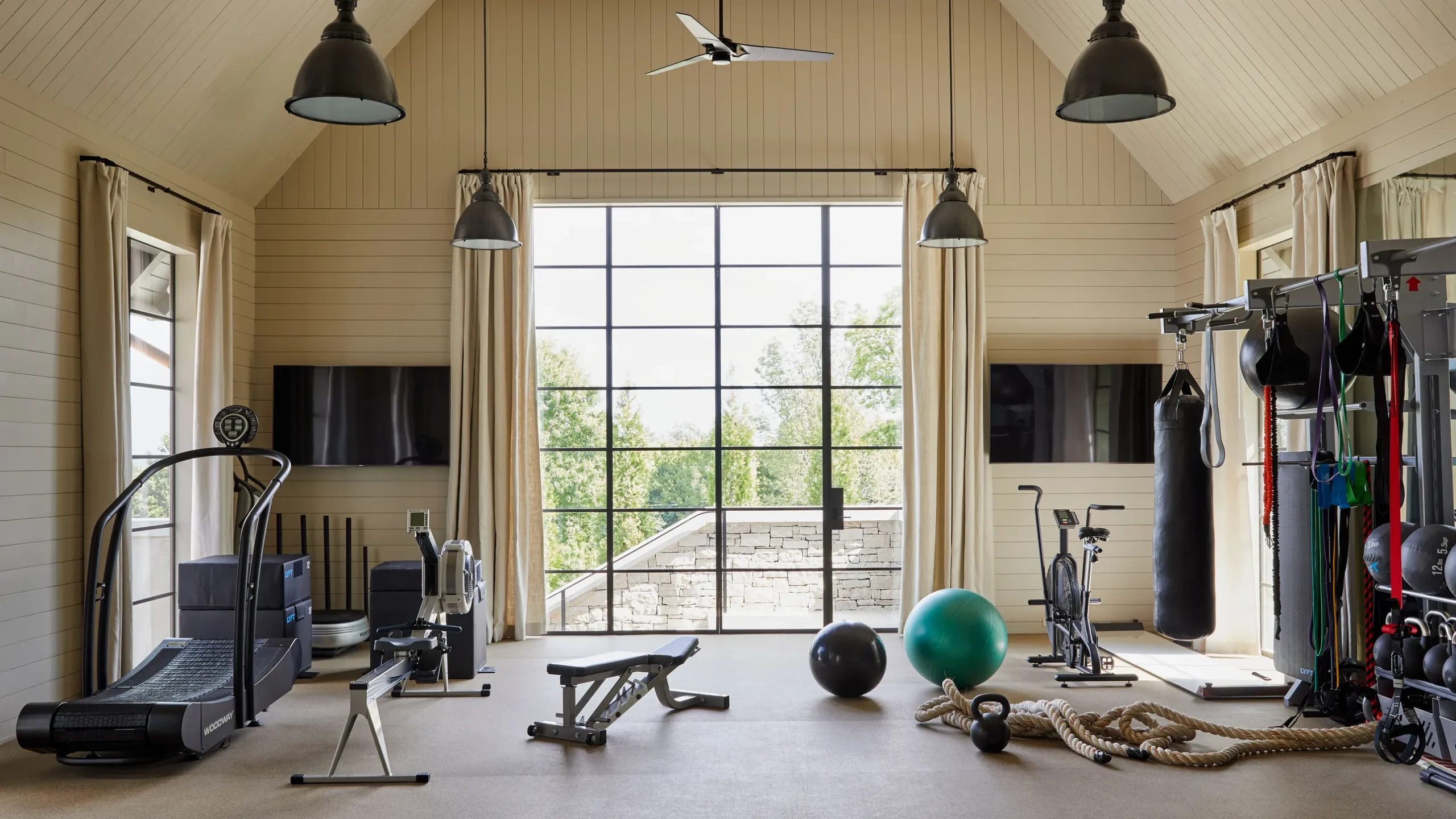 Stretching Space Ideas for Small Rooms and Flexible Fitness